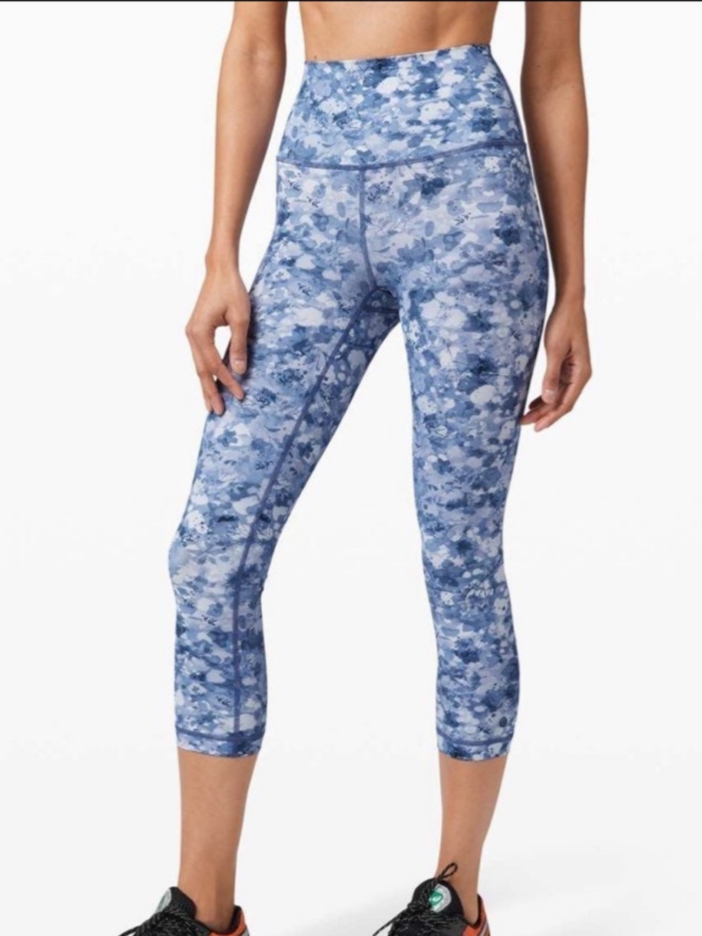 New $100 Lululemon Run with the Waves crop, 21” Sz 6 Blue Dappled Blossom Multi